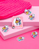 Pin "Cu musca pe caciula"